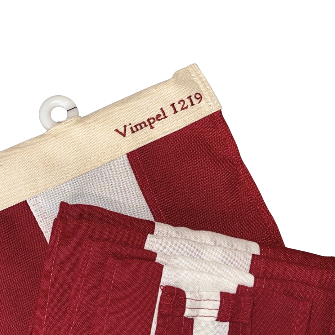 Vimpel 1219 - i historisk kraprød Dannebrogsfarve