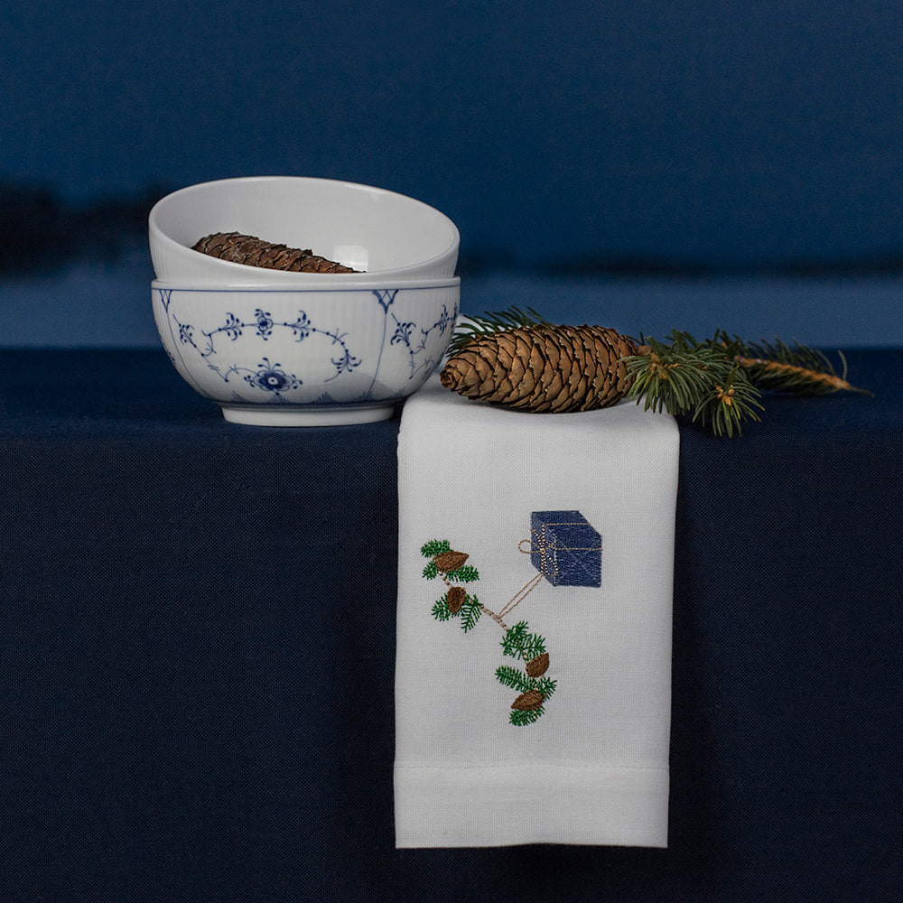 Blå stofdug med hulsøm