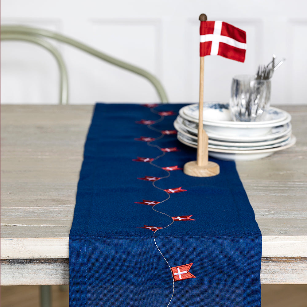 Blå bordløber med Dannebrog - 2. sortering