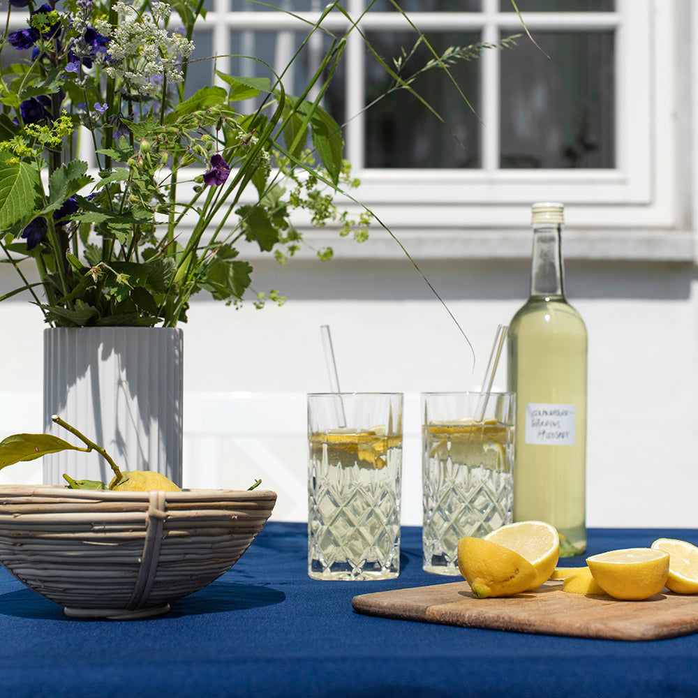 Blå stofdug med hulsøm