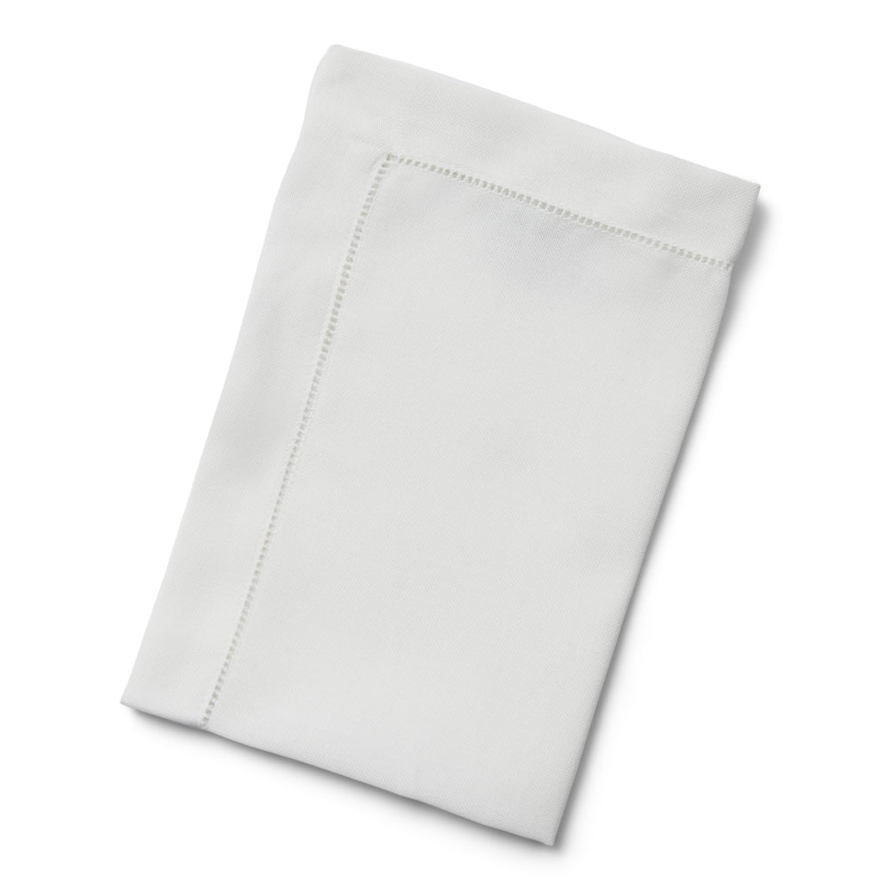 Hvid serviet med hulsøm