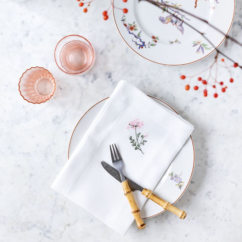 Flora serviet med vild gulerod