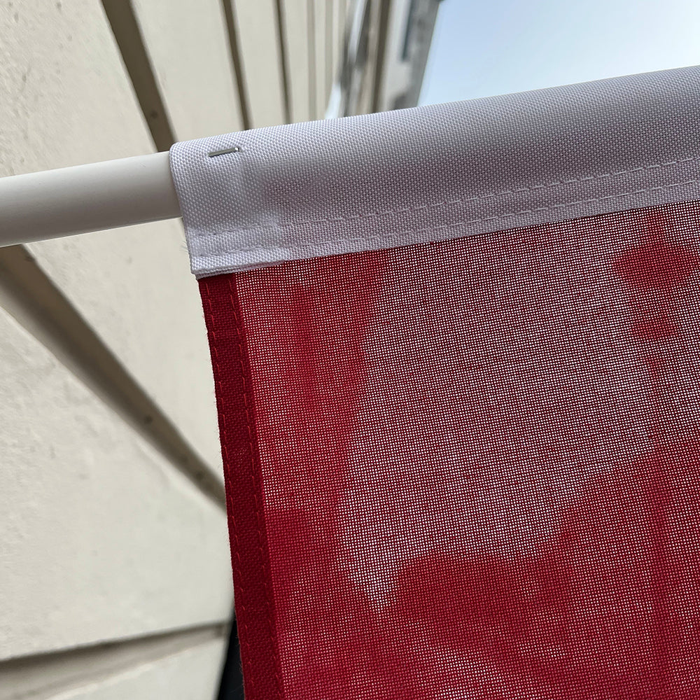 Dannebrog til facaden - syet i original flagdug