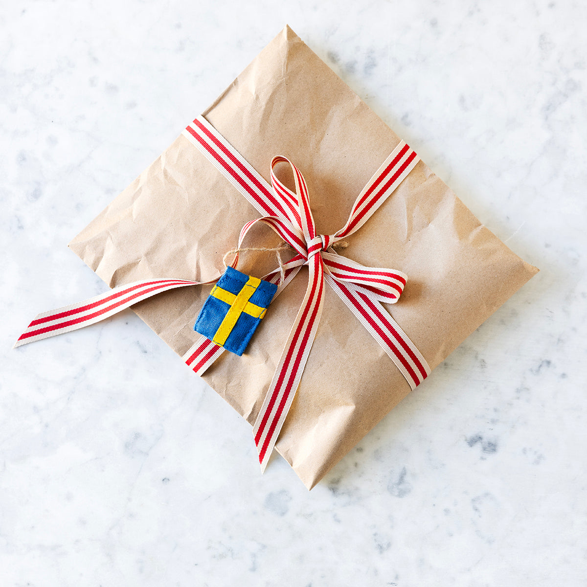 Små svenske pynteflag i flagdug