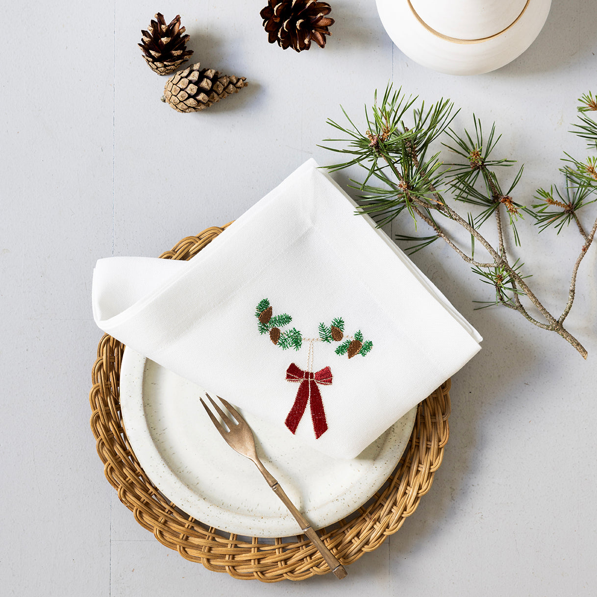 4-pak juleservietter med mørkerød sløjfe