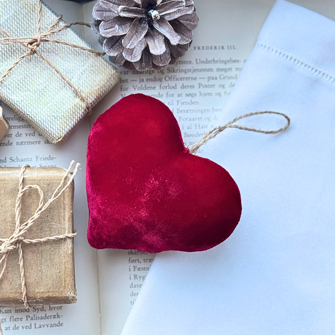 Rødt silkevelourhjerte