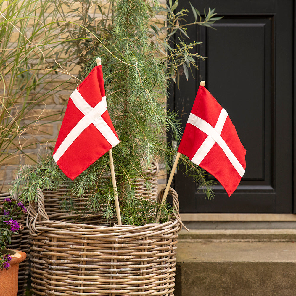 Hurraflag i ægte flagdug - enkeltvis eller 3-pak