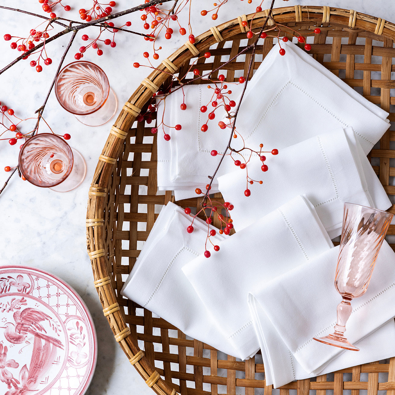 6 stk. hvide servietter med hulsøm