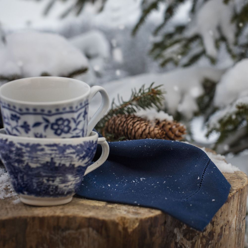 Blå serviet med hulsøm