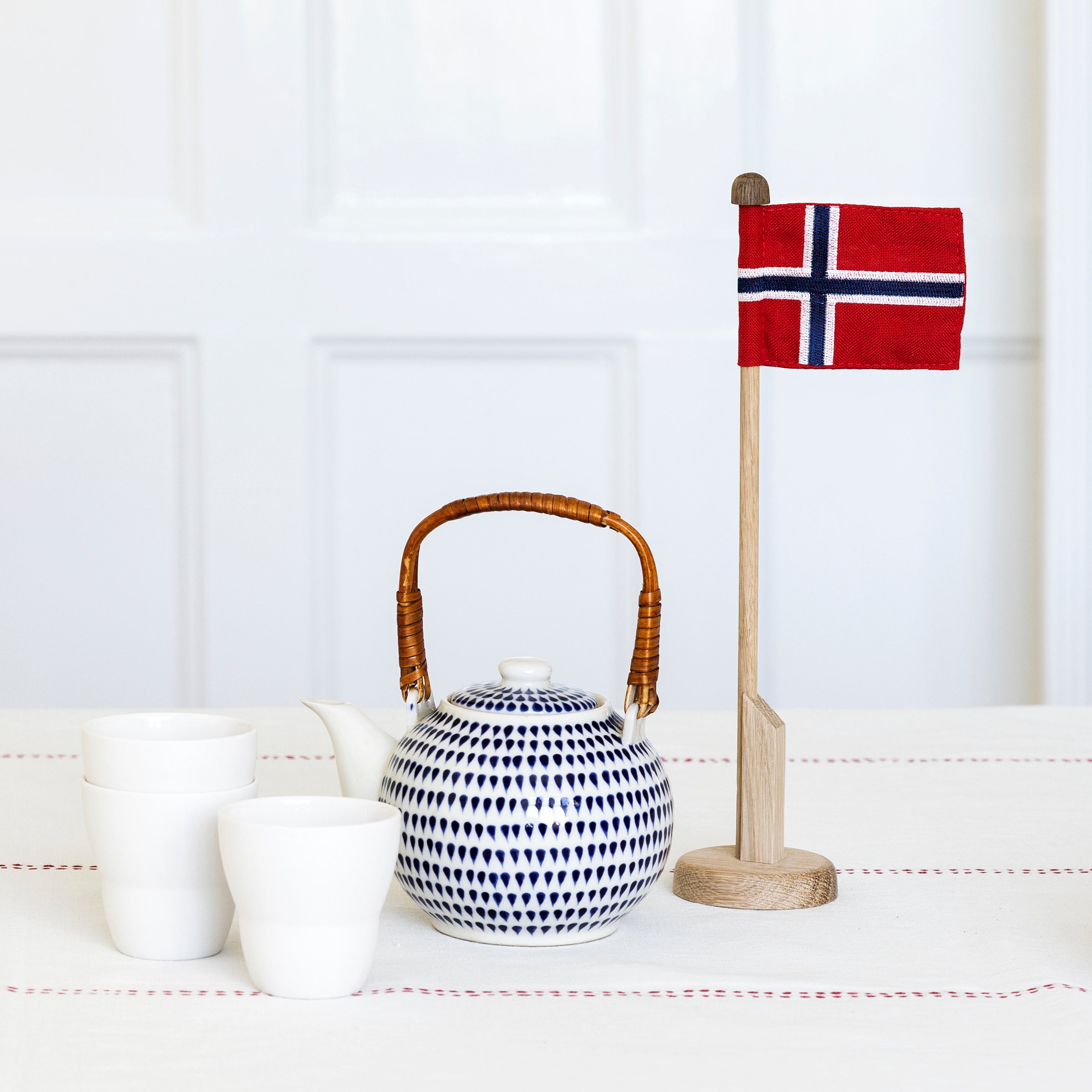 Bordflagstang med norsk flag