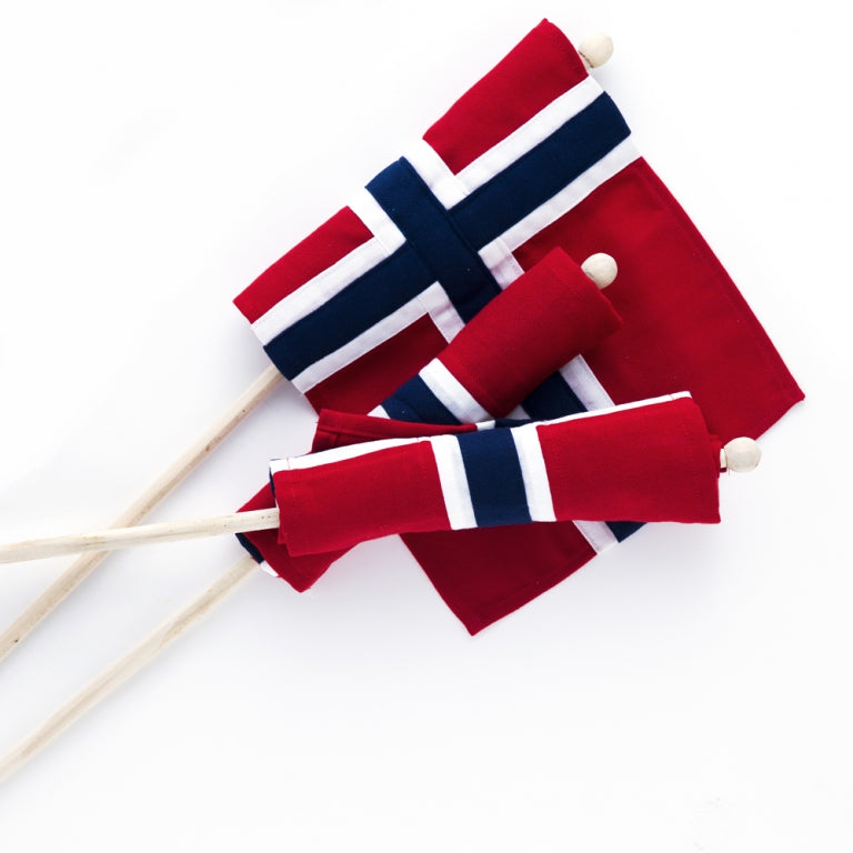 Flag på træpinde med norsk flag
