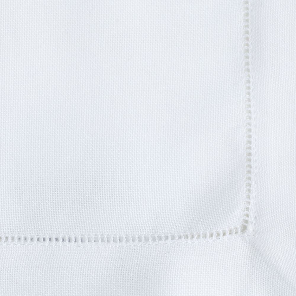 6 stk. hvide servietter med hulsøm