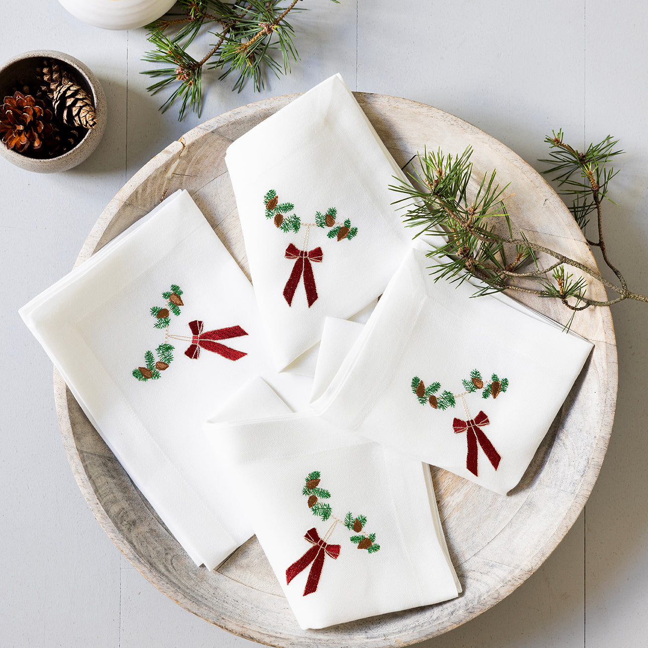 4-pak juleservietter med mørkerød sløjfe